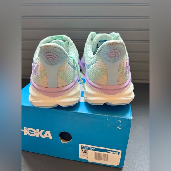 HOKA Clifton 9 Women's Running Shoes Size 7.5 Blue And Purple with box - Picture 5 of 12